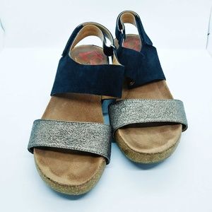 Comfortiva Seeley Sandal 6 M